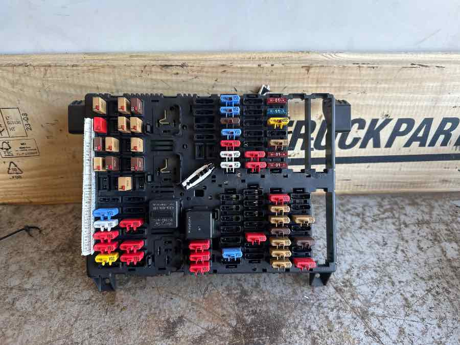 MAN FUSE BOX 81.25444-6122 - Linh kiện điện cho Xe tải: hình 1 MAN FUSE BOX 81.25444-6122 - Linh kiện điện cho Xe tải: hình 1