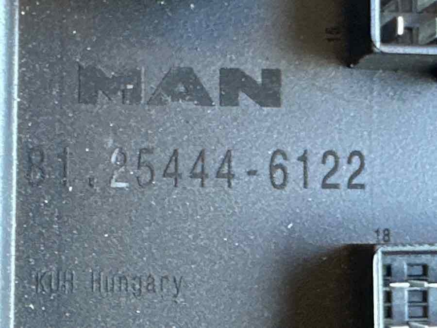 MAN FUSE BOX 81.25444-6122 - Linh kiện điện cho Xe tải: hình 3 MAN FUSE BOX 81.25444-6122 - Linh kiện điện cho Xe tải: hình 3