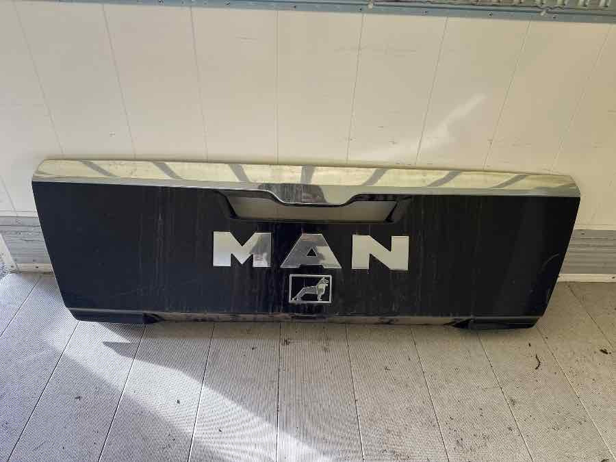 MAN MIDDEL FRONT PANEL 81.61150-6065 - Thân xe và ngoại thất cho Xe tải: hình 1 MAN MIDDEL FRONT PANEL 81.61150-6065 - Thân xe và ngoại thất cho Xe tải: hình 1