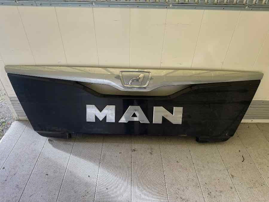 MAN MIDDEL FRONT PANEL 81.61150-6094 - Thân xe và ngoại thất cho Xe tải: hình 3 MAN MIDDEL FRONT PANEL 81.61150-6094 - Thân xe và ngoại thất cho Xe tải: hình 3