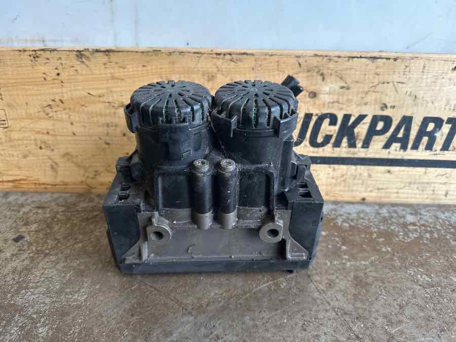 MAN VALVE 81.52106-9050 - Van phanh cho Xe tải: hình 1 MAN VALVE 81.52106-9050 - Van phanh cho Xe tải: hình 1