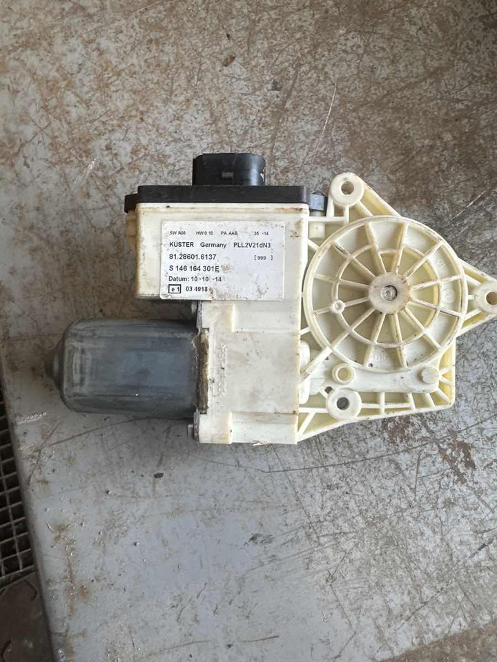 MAN WINDOW MOTOR 81.28601-6137 - Cabin và nội thất cho Xe tải: hình 1 MAN WINDOW MOTOR 81.28601-6137 - Cabin và nội thất cho Xe tải: hình 1