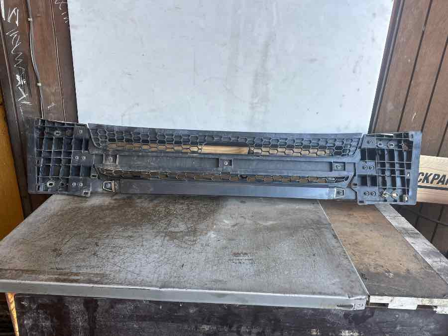 SCANIA LOWER GRILL - Thân xe và ngoại thất cho Xe tải: hình 1 SCANIA LOWER GRILL - Thân xe và ngoại thất cho Xe tải: hình 1
