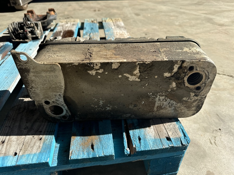 SCANIA OIL COOLER 1804210 - Hộp số và các bộ phận cho Xe tải: hình 2 SCANIA OIL COOLER 1804210 - Hộp số và các bộ phận cho Xe tải: hình 2