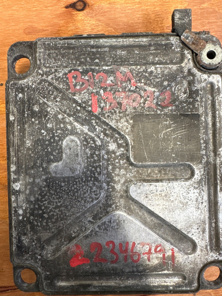 VOLVO ECU 20977019 PO5 - ECU cho Xe tải: hình 1 VOLVO ECU 20977019 PO5 - ECU cho Xe tải: hình 1