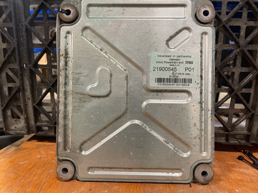 VOLVO ECU 21900545 - ECU cho Xe tải: hình 1 VOLVO ECU 21900545 - ECU cho Xe tải: hình 1