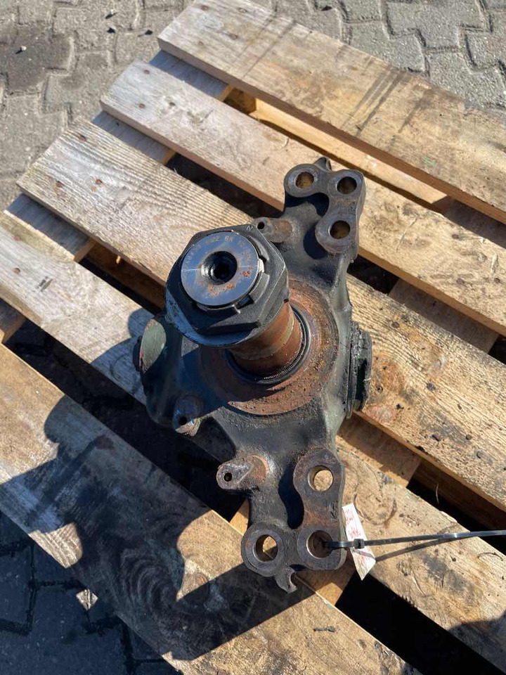 VOLVO STEERING KNUCKLE 22848434 - Ngõng moay ơ cho Xe tải: hình 1 VOLVO STEERING KNUCKLE 22848434 - Ngõng moay ơ cho Xe tải: hình 1
