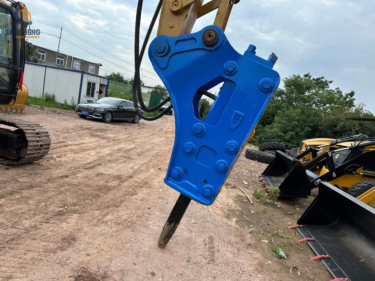 CAT 320CL crawler excavator with hammer - Máy xúc bánh xích: hình 5 CAT 320CL crawler excavator with hammer - Máy xúc bánh xích: hình 5