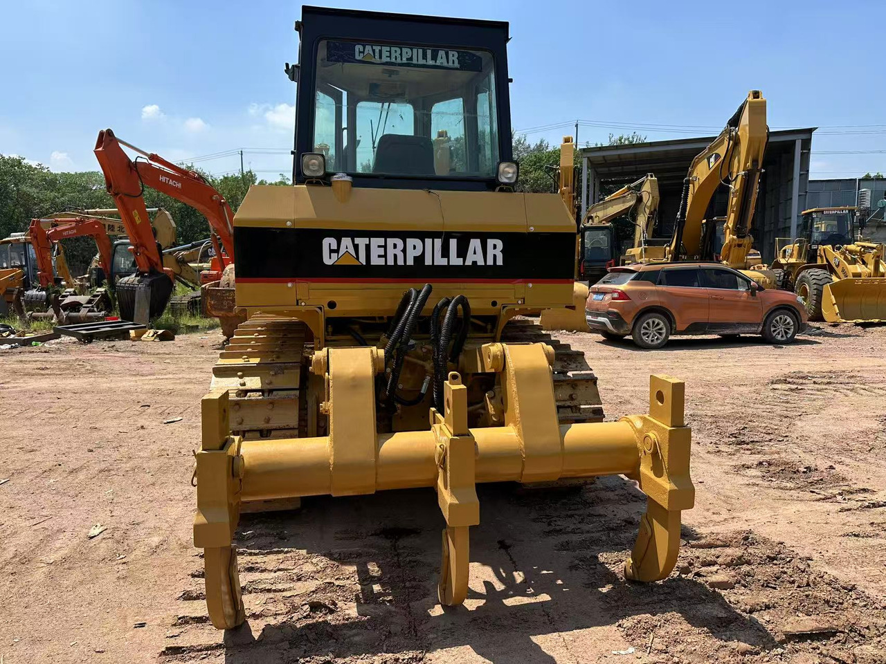 CAT D6G - Máy ủi: hình 4 CAT D6G - Máy ủi: hình 4