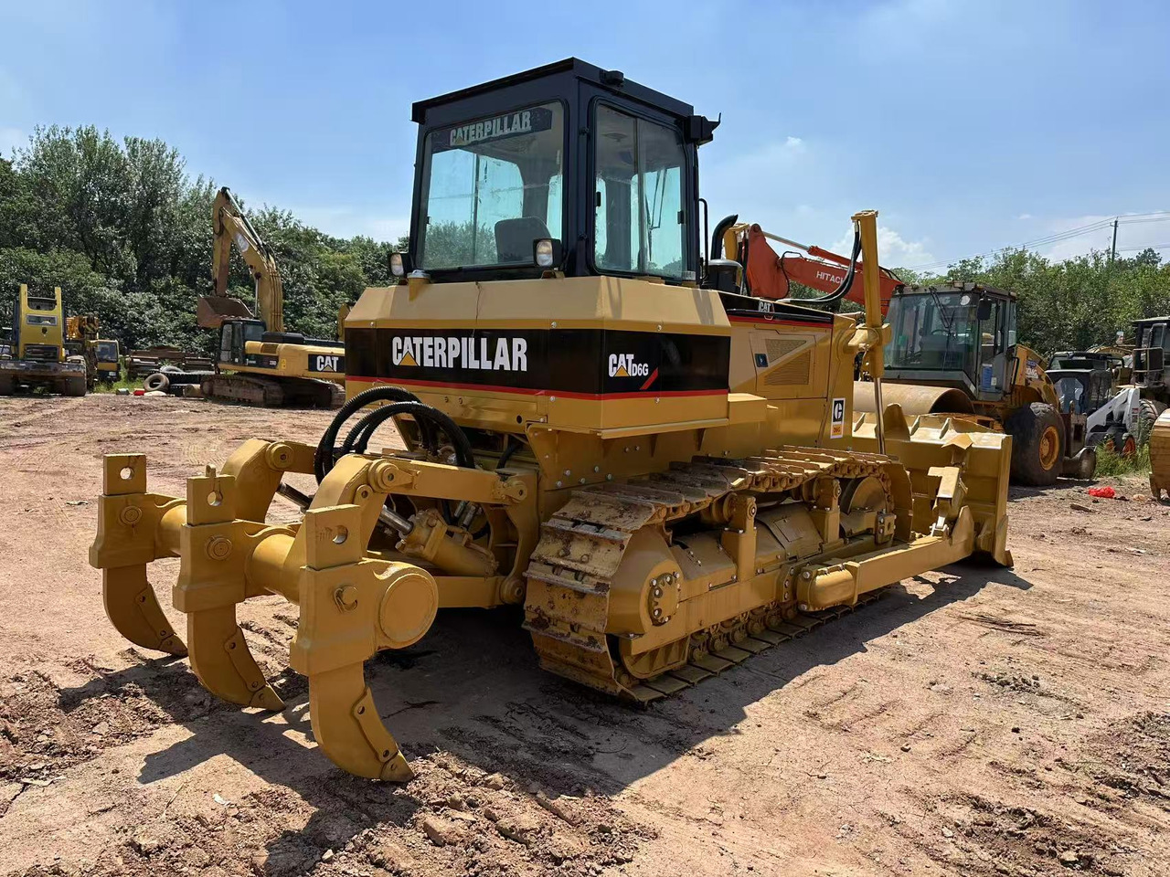 CAT D6G - Máy ủi: hình 2 CAT D6G - Máy ủi: hình 2