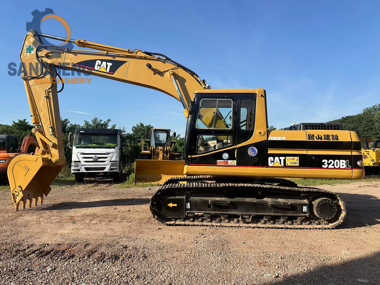 CATERPILLAR 320BL - Máy xúc bánh xích: hình 2 CATERPILLAR 320BL - Máy xúc bánh xích: hình 2