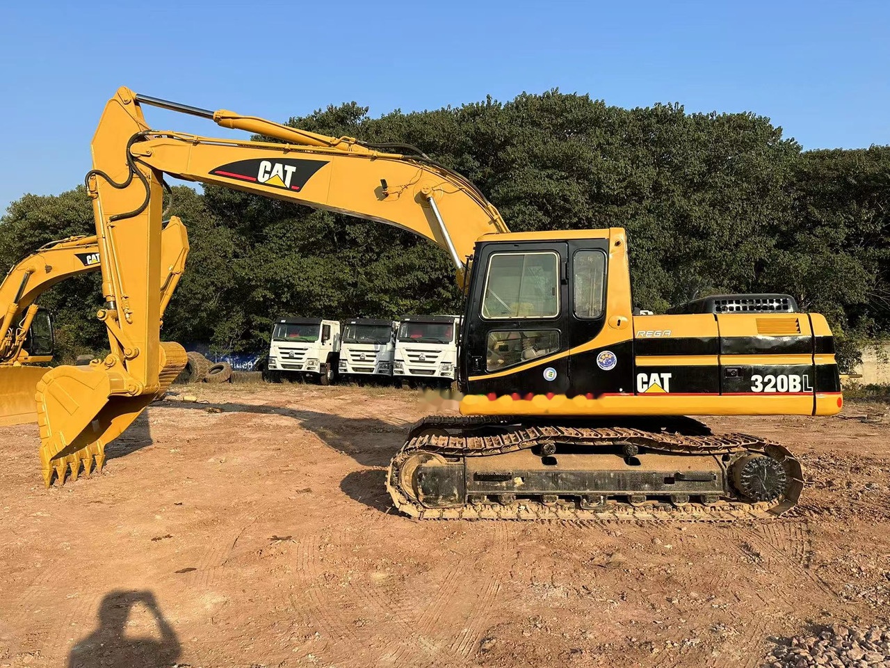 CATERPILLAR 320BL - Máy xúc bánh xích: hình 2 CATERPILLAR 320BL - Máy xúc bánh xích: hình 2