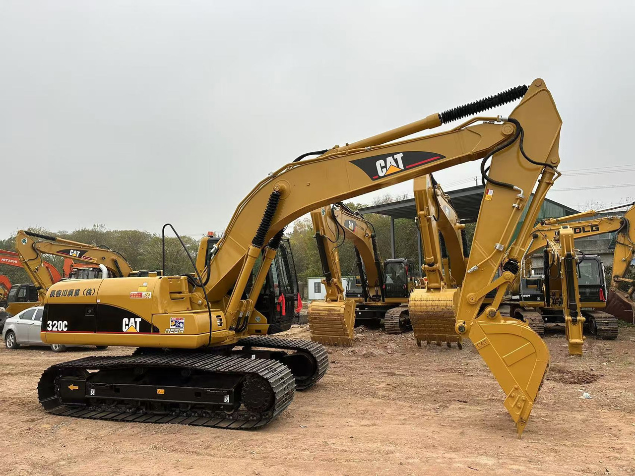 CATERPILLAR 320C - Máy xúc bánh xích: hình 2 CATERPILLAR 320C - Máy xúc bánh xích: hình 2
