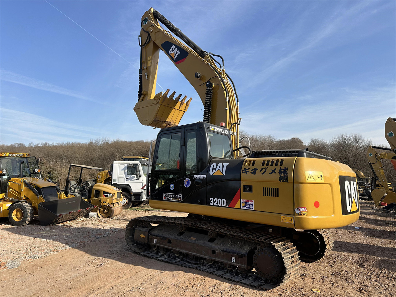 CATERPILLAR 320D - Máy xúc bánh xích: hình 2 CATERPILLAR 320D - Máy xúc bánh xích: hình 2