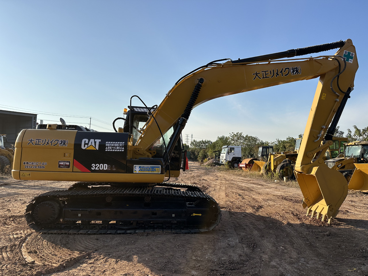 CATERPILLAR 320DL - Máy xúc bánh xích: hình 2 CATERPILLAR 320DL - Máy xúc bánh xích: hình 2