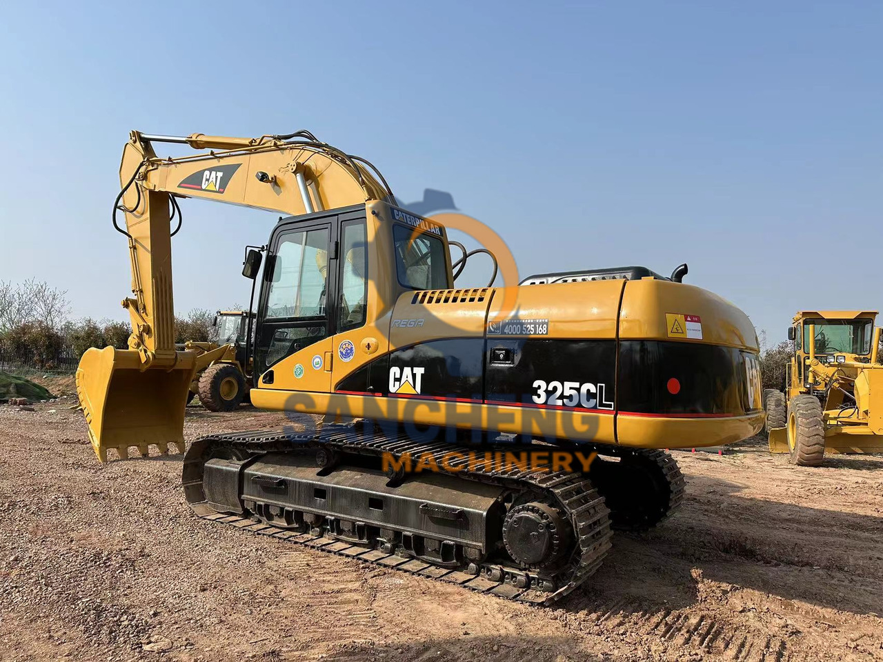 CATERPILLAR 325CL - Máy xúc bánh xích: hình 4 CATERPILLAR 325CL - Máy xúc bánh xích: hình 4