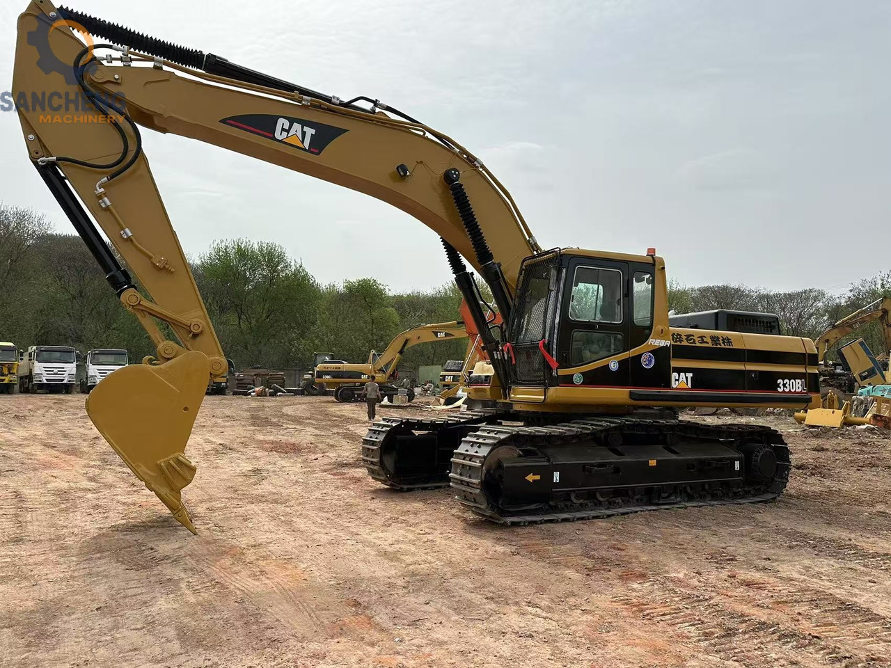 CATERPILLAR 330BL - Máy xúc bánh xích: hình 3 CATERPILLAR 330BL - Máy xúc bánh xích: hình 3