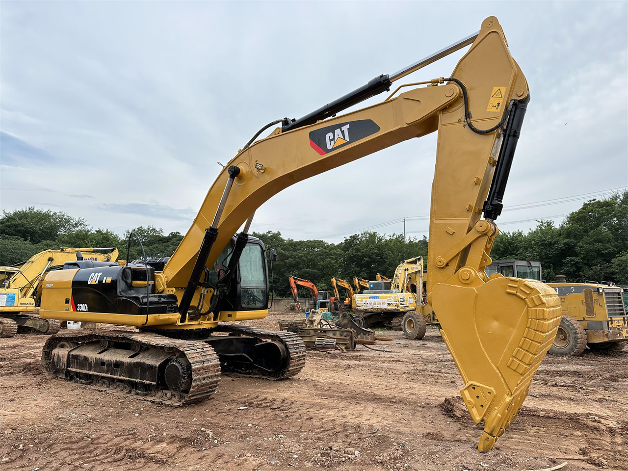 CATERPILLAR 330D - Máy xúc bánh xích: hình 1 CATERPILLAR 330D - Máy xúc bánh xích: hình 1