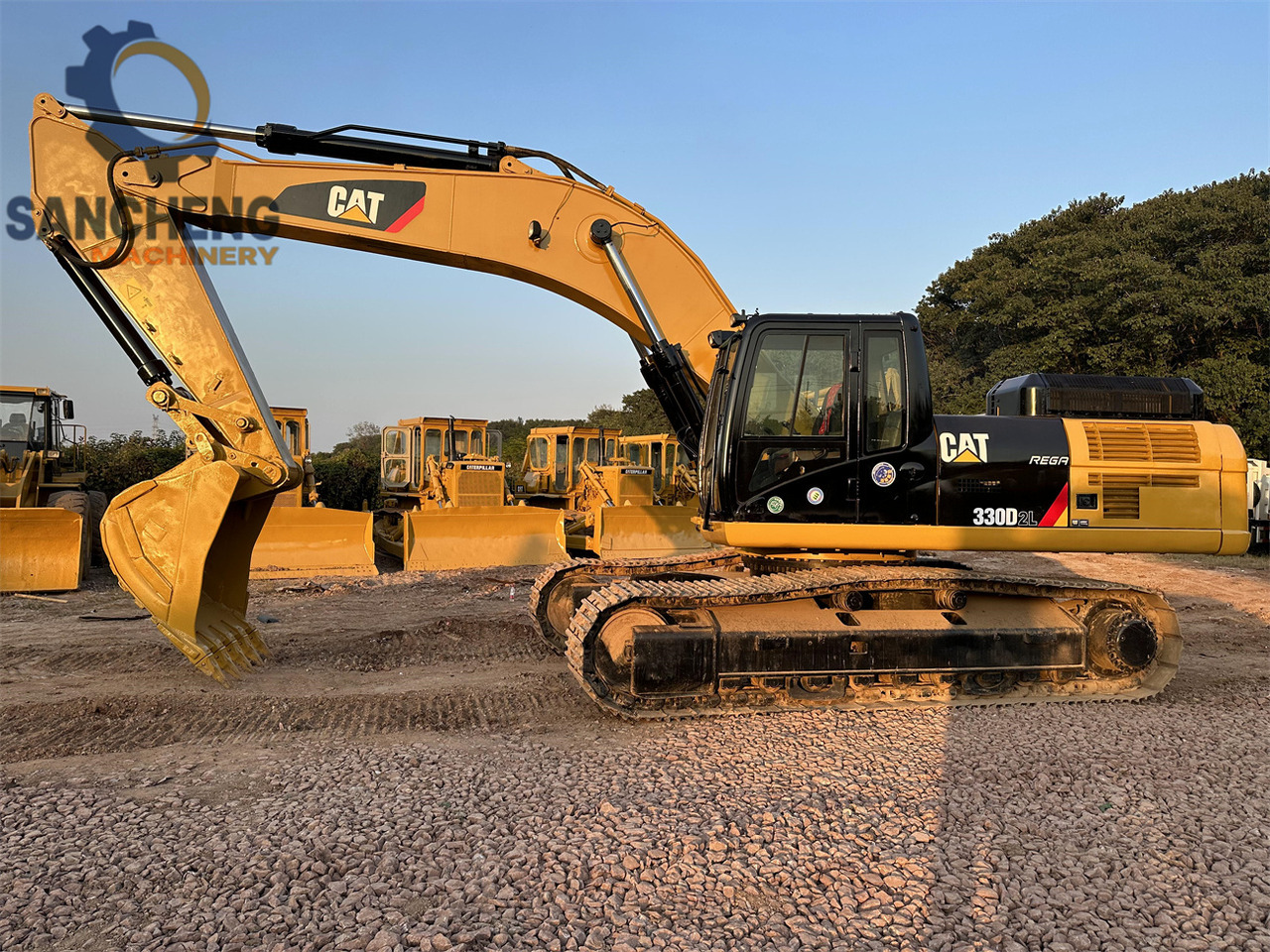 CATERPILLAR 330D2L - Máy xúc bánh xích: hình 2 CATERPILLAR 330D2L - Máy xúc bánh xích: hình 2