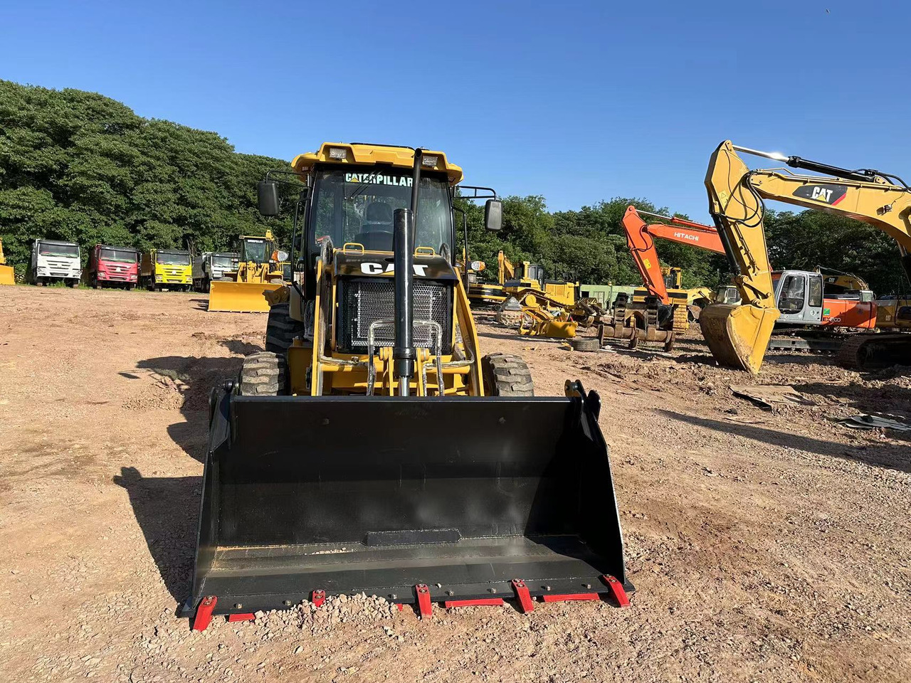 CATERPILLAR 420F2 - Máy xúc trước múc sau: hình 2 CATERPILLAR 420F2 - Máy xúc trước múc sau: hình 2