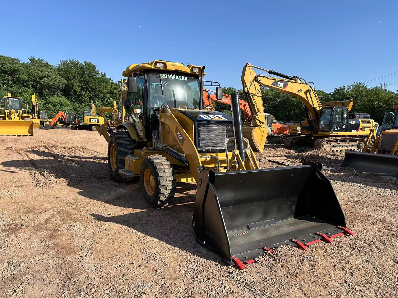 CATERPILLAR 420F2 - Máy xúc trước múc sau: hình 3 CATERPILLAR 420F2 - Máy xúc trước múc sau: hình 3