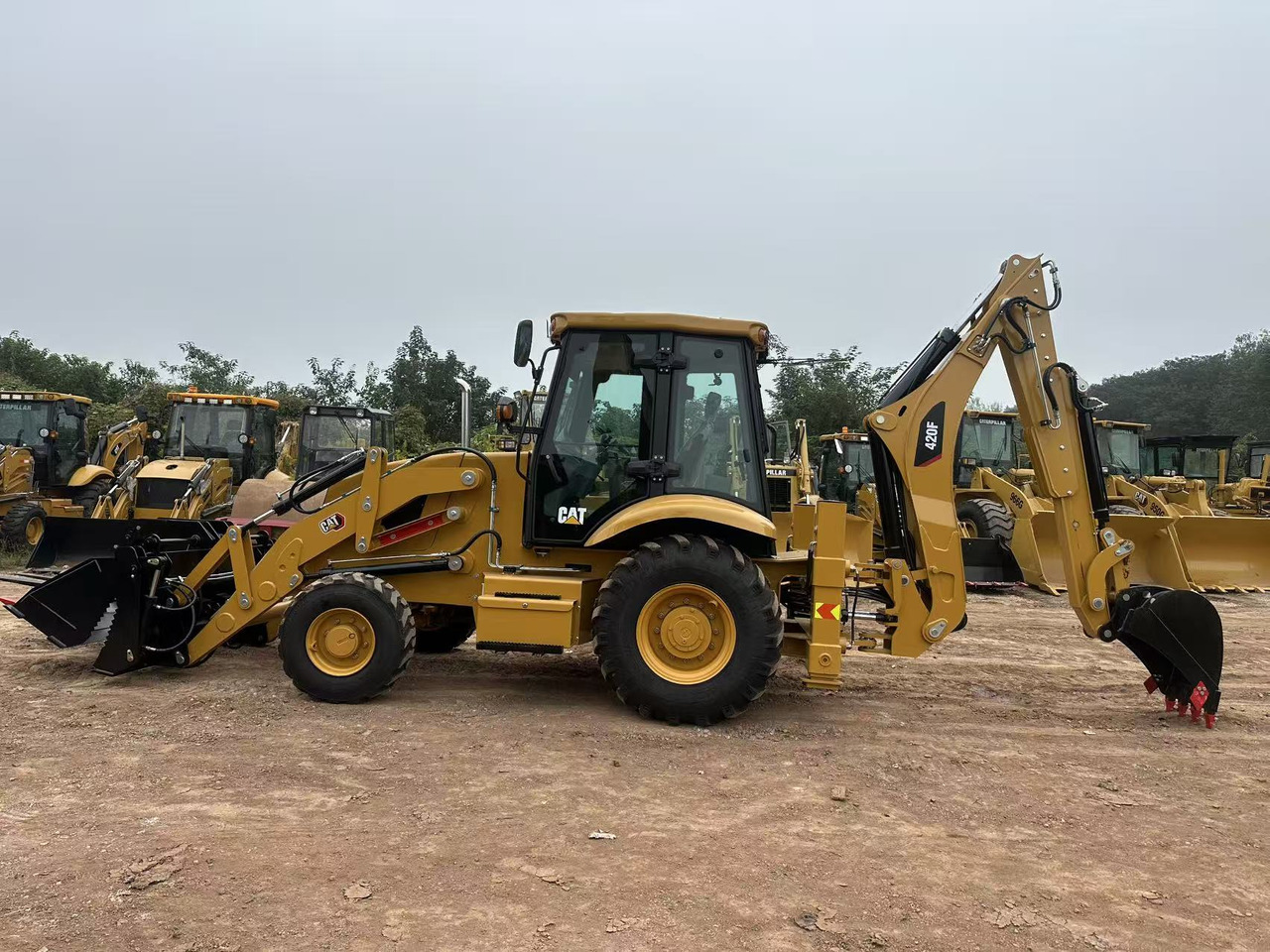 CATERPILLAR 420F2 - Máy xúc trước múc sau: hình 4 CATERPILLAR 420F2 - Máy xúc trước múc sau: hình 4