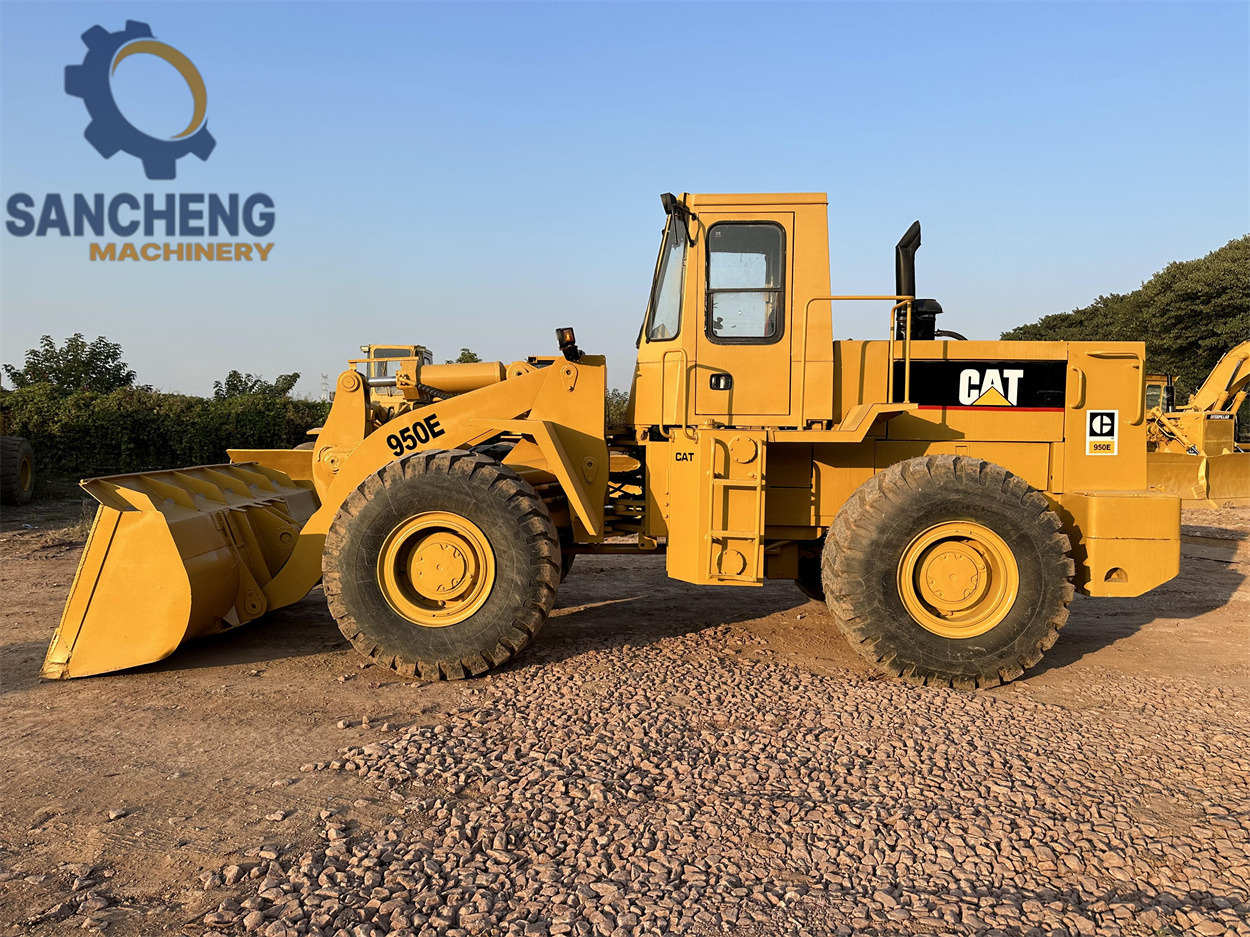 CATERPILLAR 950E - Máy xúc lật bánh lốp: hình 4 CATERPILLAR 950E - Máy xúc lật bánh lốp: hình 4
