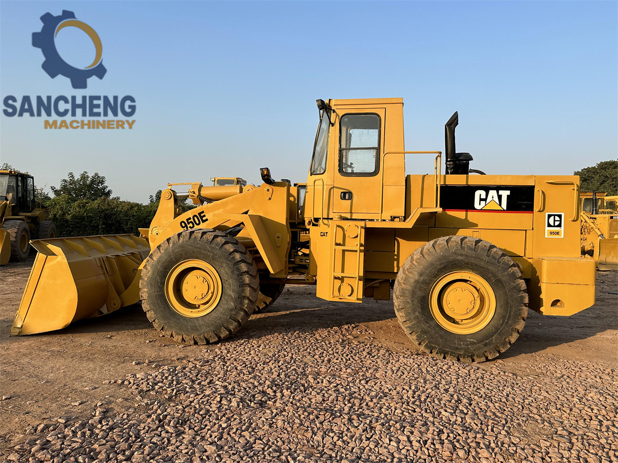 CATERPILLAR 950E - Máy xúc lật bánh lốp: hình 3 CATERPILLAR 950E - Máy xúc lật bánh lốp: hình 3