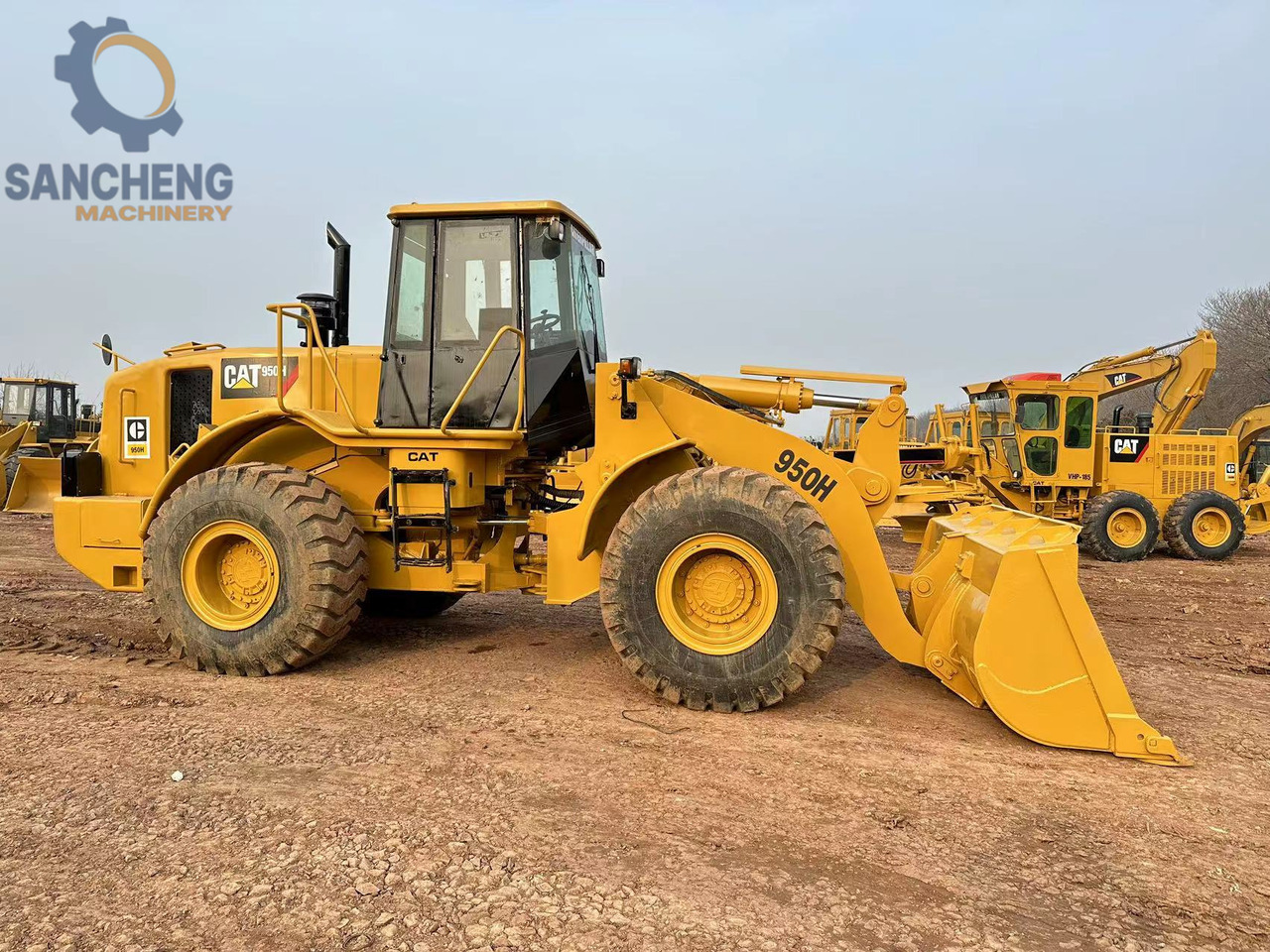 Máy xúc lật bánh lốp CATERPILLAR 950H: hình 8