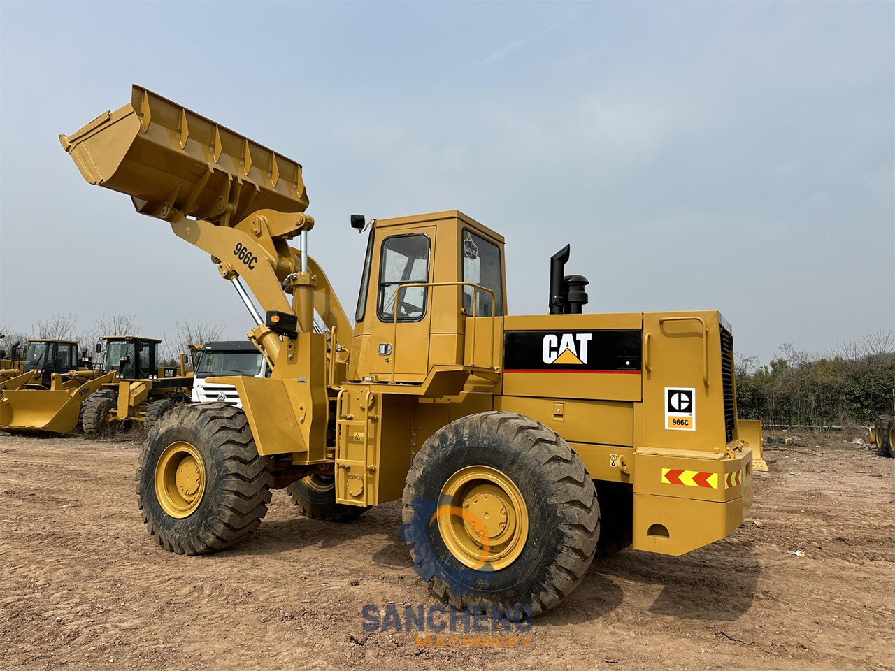CATERPILLAR 966C - Máy xúc lật bánh lốp: hình 4 CATERPILLAR 966C - Máy xúc lật bánh lốp: hình 4