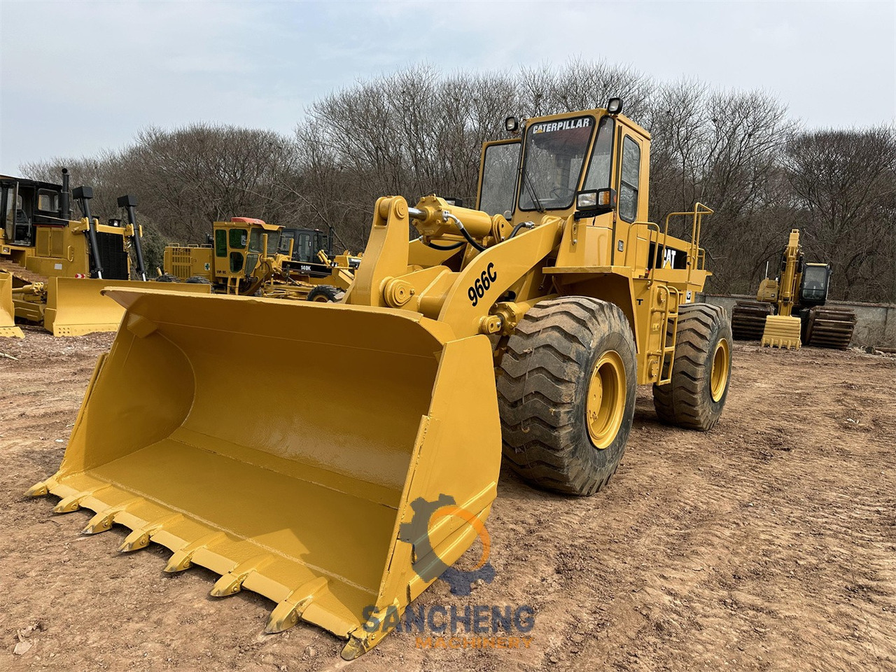 Máy xúc lật bánh lốp CATERPILLAR 966C: hình 11