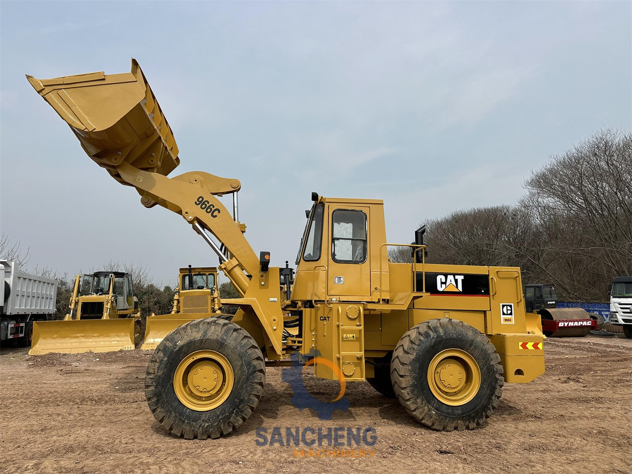 CATERPILLAR 966C - Máy xúc lật bánh lốp: hình 3 CATERPILLAR 966C - Máy xúc lật bánh lốp: hình 3