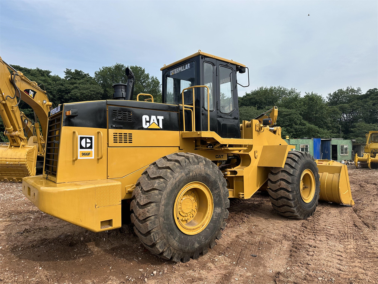 CATERPILLAR 966F - Máy xúc lật bánh lốp: hình 3 CATERPILLAR 966F - Máy xúc lật bánh lốp: hình 3