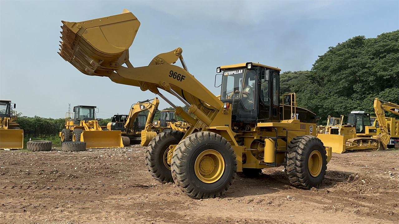 Máy xúc lật bánh lốp CATERPILLAR 966F: hình 10