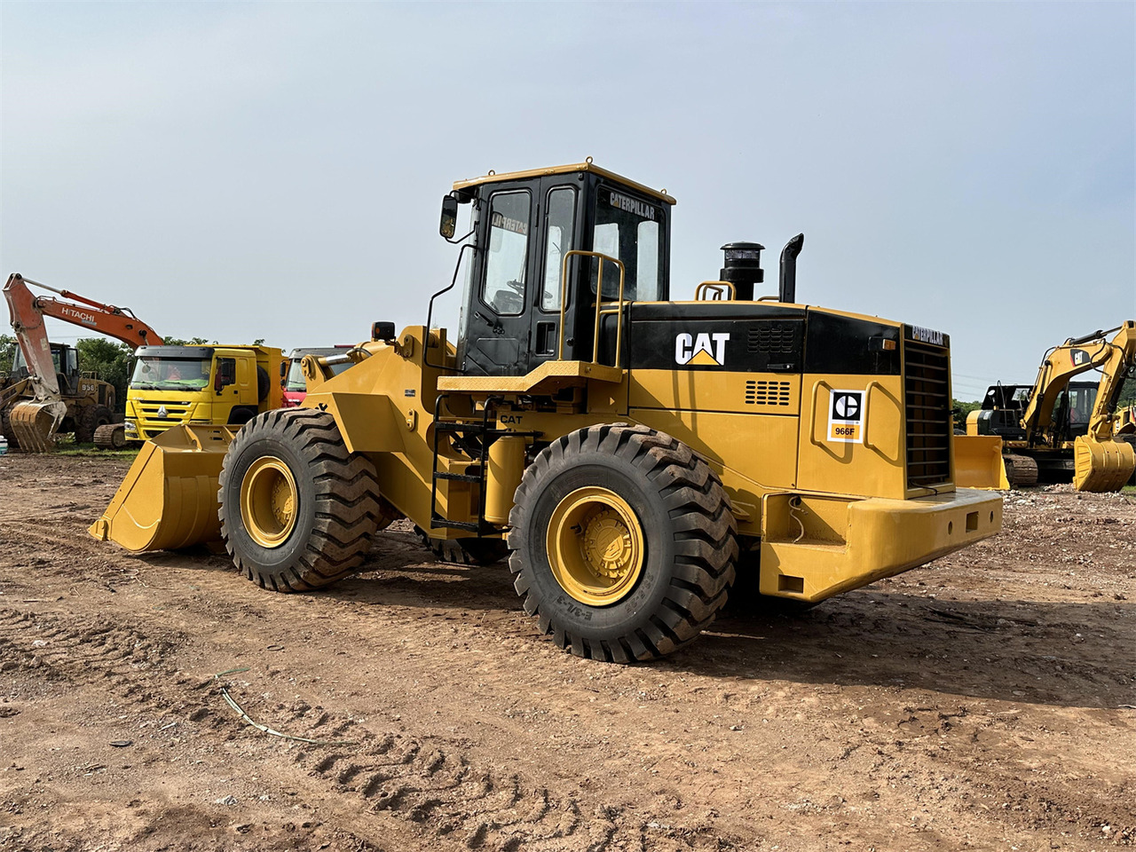 Máy xúc lật bánh lốp CATERPILLAR 966F: hình 12