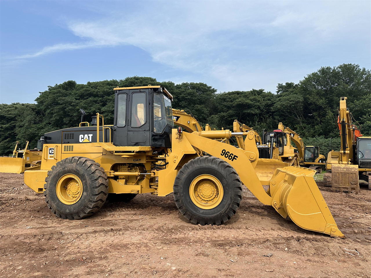 CATERPILLAR 966F - Máy xúc lật bánh lốp: hình 3 CATERPILLAR 966F - Máy xúc lật bánh lốp: hình 3