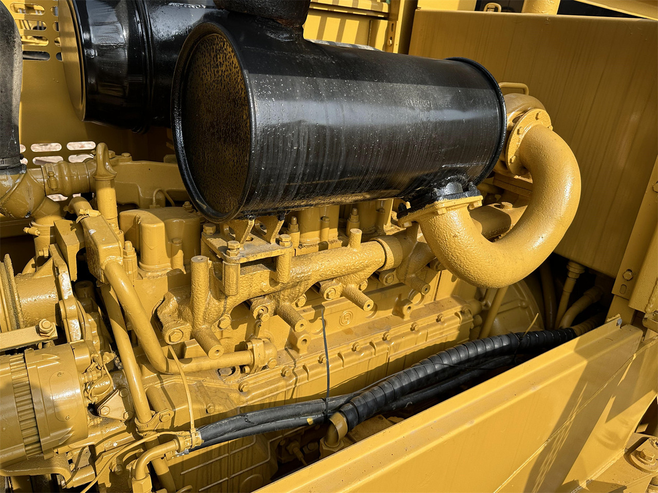 Máy xúc lật bánh lốp CATERPILLAR 966F: hình 9
