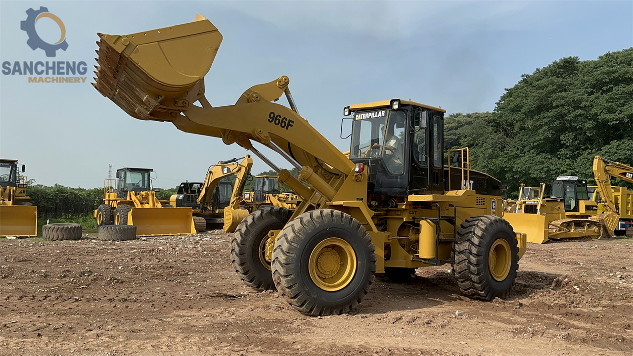 CATERPILLAR 966F - Máy xúc lật bánh lốp: hình 4 CATERPILLAR 966F - Máy xúc lật bánh lốp: hình 4