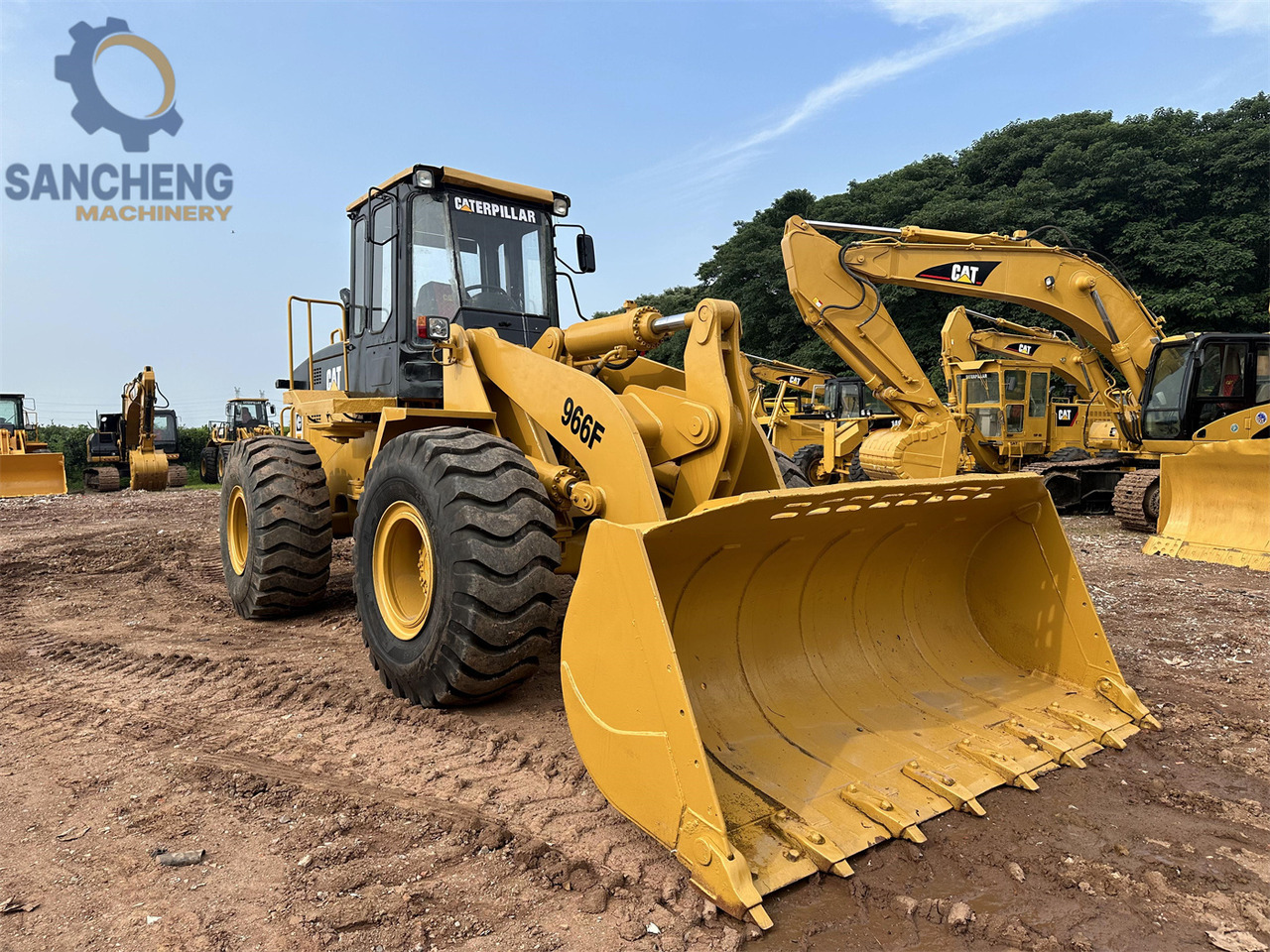 CATERPILLAR 966F - Máy xúc lật bánh lốp: hình 2 CATERPILLAR 966F - Máy xúc lật bánh lốp: hình 2