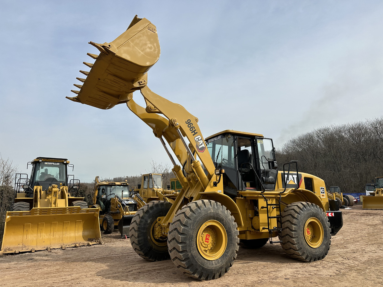 CATERPILLAR 966H - Máy xúc lật bánh lốp: hình 2 CATERPILLAR 966H - Máy xúc lật bánh lốp: hình 2