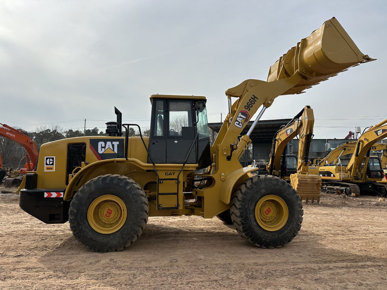 CATERPILLAR 966H - Máy xúc lật bánh lốp: hình 3 CATERPILLAR 966H - Máy xúc lật bánh lốp: hình 3