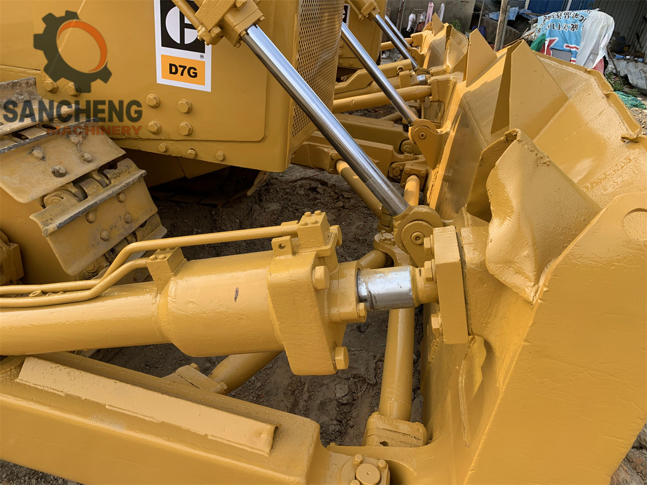 CATERPILLAR D7G - Máy ủi: hình 4 CATERPILLAR D7G - Máy ủi: hình 4