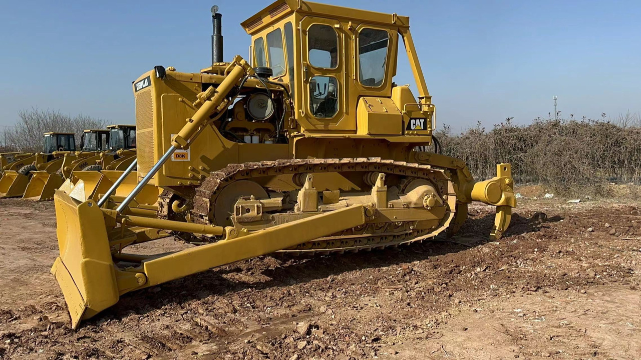 CATERPILLAR D8K - Máy ủi: hình 1 CATERPILLAR D8K - Máy ủi: hình 1