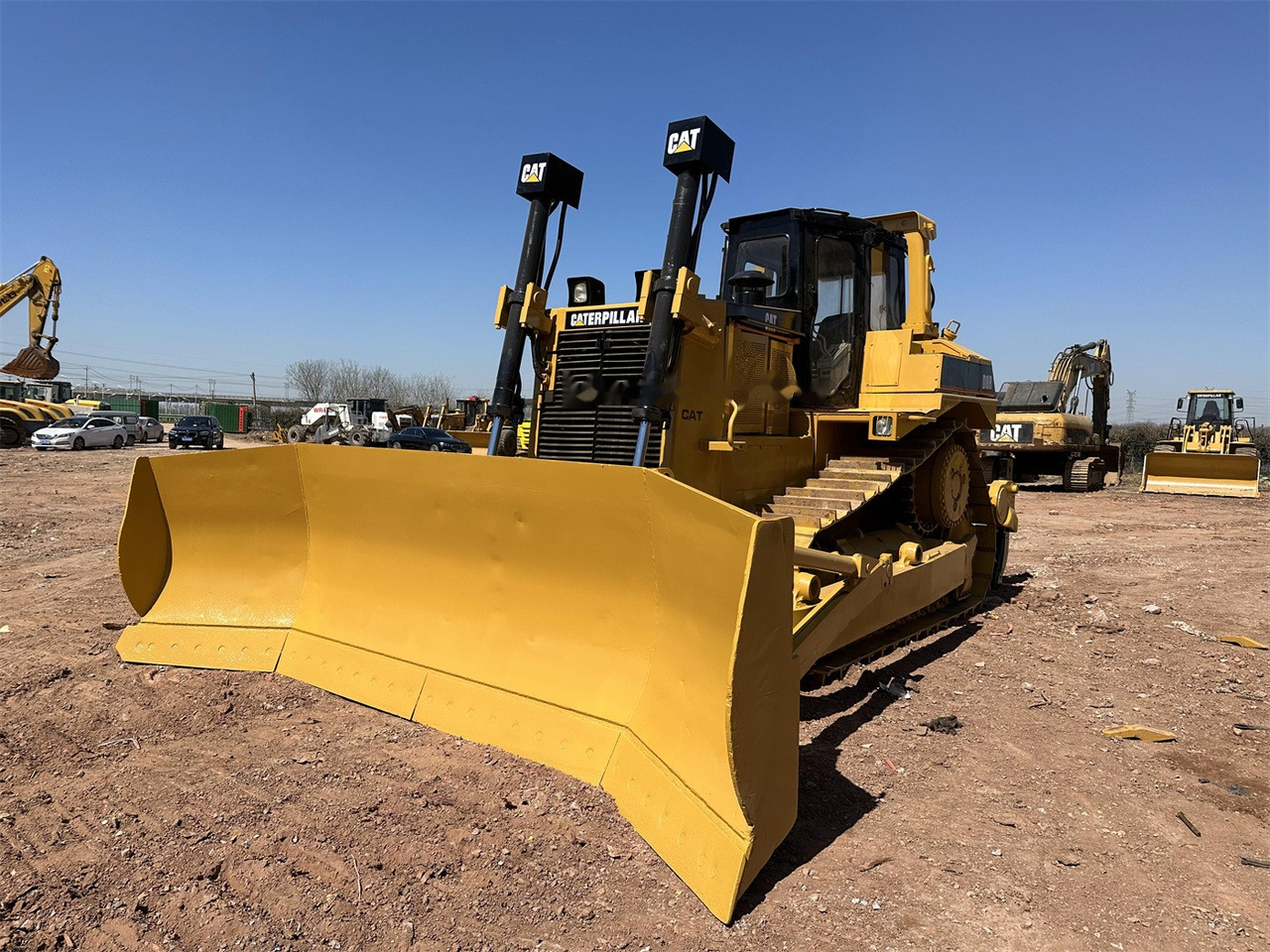 CATERPILLAR D8R - Máy ủi: hình 4 CATERPILLAR D8R - Máy ủi: hình 4