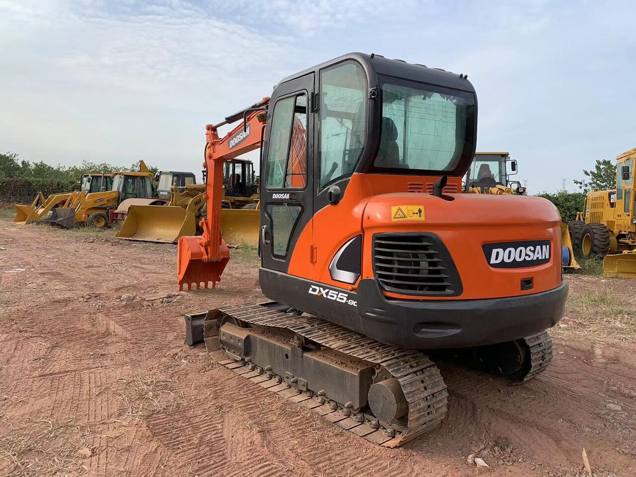 DOOSAN DX55 - Máy xúc: hình 3 DOOSAN DX55 - Máy xúc: hình 3