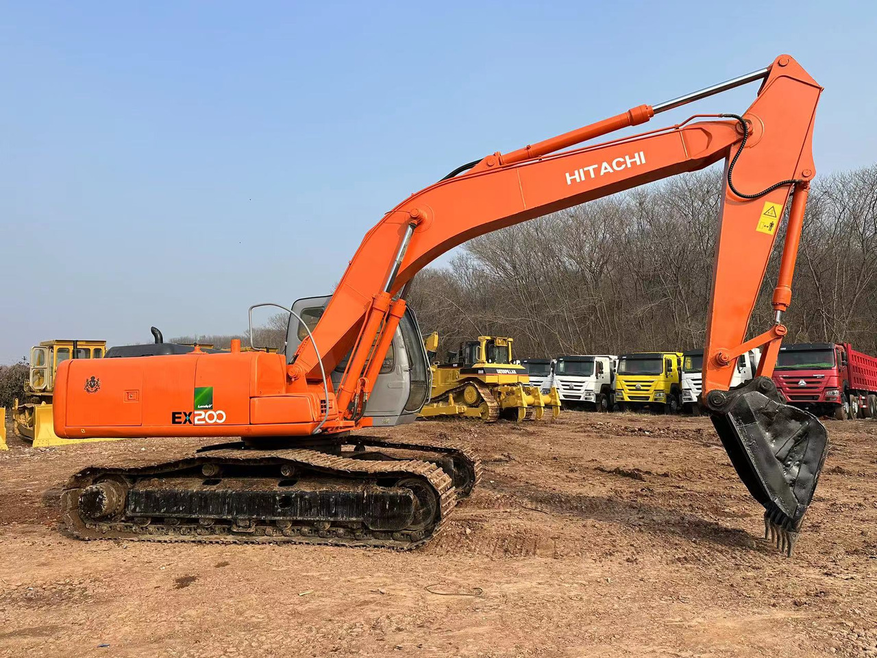 HITACHI EX200 - Máy xúc bánh xích: hình 4 HITACHI EX200 - Máy xúc bánh xích: hình 4