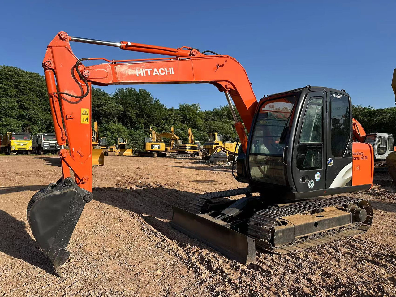 HITACHI ZAXIS ZX70 - Máy xúc mini: hình 1 HITACHI ZAXIS ZX70 - Máy xúc mini: hình 1
