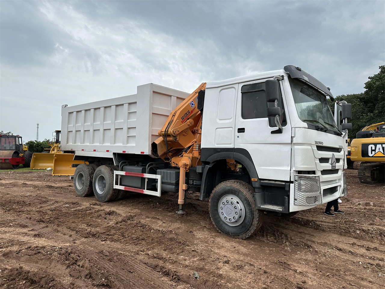 HOWO 371 Mounted Crane Dump truck - Xe cẩu tự hành: hình 4 HOWO 371 Mounted Crane Dump truck - Xe cẩu tự hành: hình 4