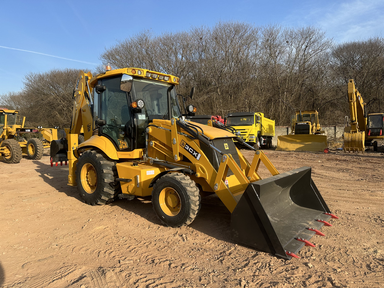 JCB 3CX - Máy xúc trước múc sau: hình 1 JCB 3CX - Máy xúc trước múc sau: hình 1
