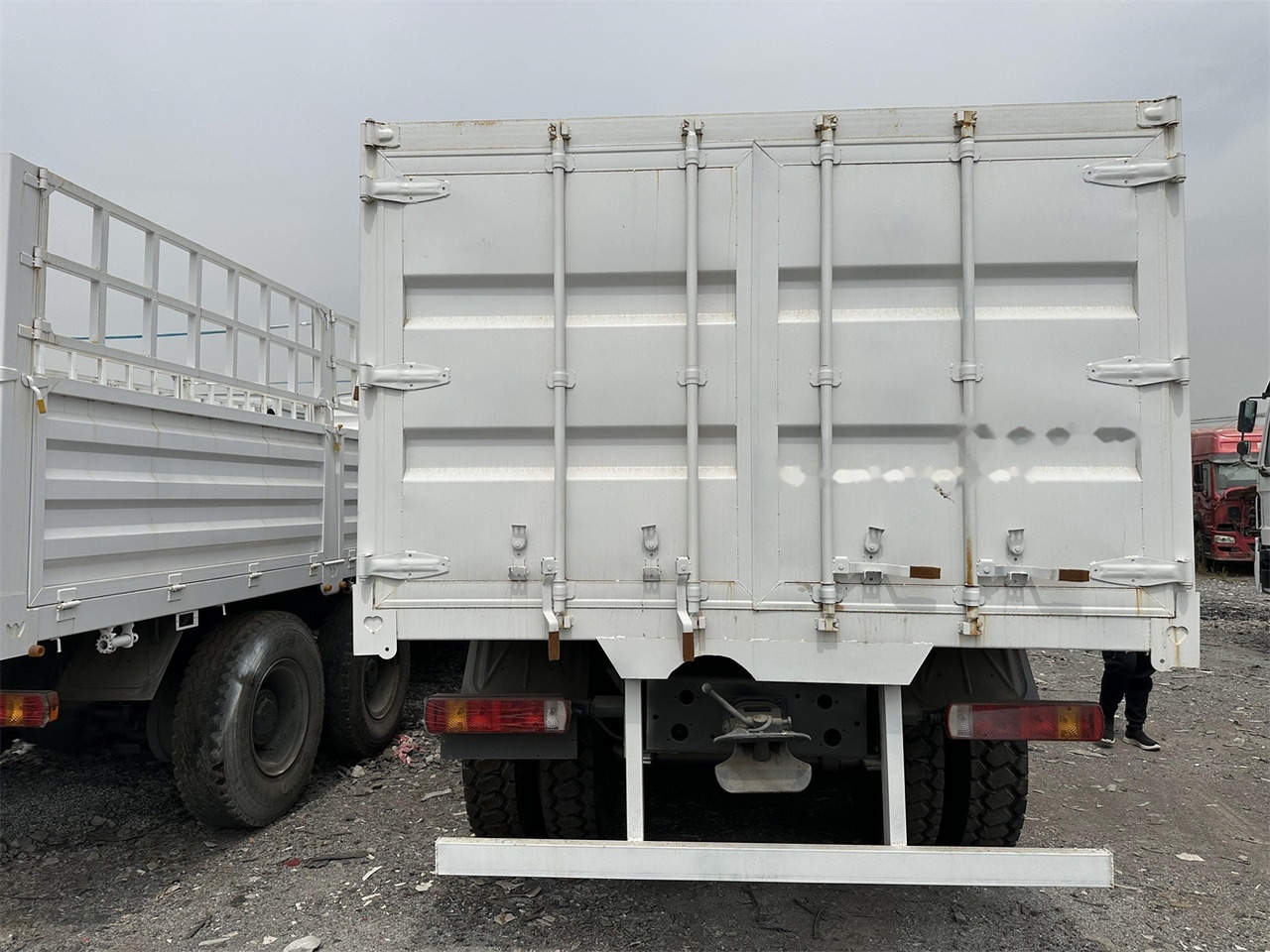 SINOTRUK HOWO 371 Cargo truck - Xe tải chở gia súc: hình 5 SINOTRUK HOWO 371 Cargo truck - Xe tải chở gia súc: hình 5